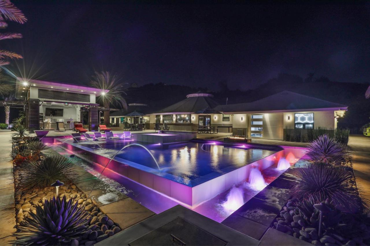 טמקולה Iron Mansion Private Resort-Event Space 12000 Ft! מראה חיצוני תמונה